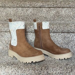 Girls Art Class Laney Zipper Chelsea Boots - Cognac